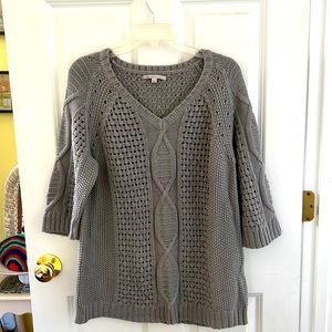 NWOT! Women’s Gap Cable Knit Sweater. Gray Size Large. 3/4 sleeve
